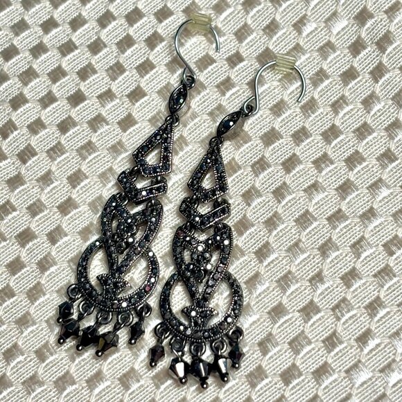 Vintage Monet Marcasite Inlay Chandelier Dangle Earrings in Gun Metal - Picture 4 of 7